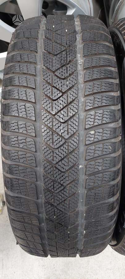 Pirelli, зимние 215/50 R18