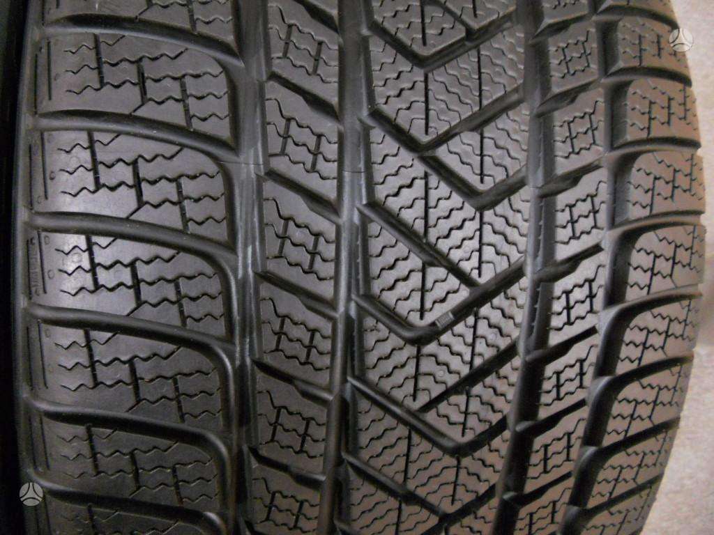 Pirelli Sotto Zero3 8mm 95%, winter 245/35 R21