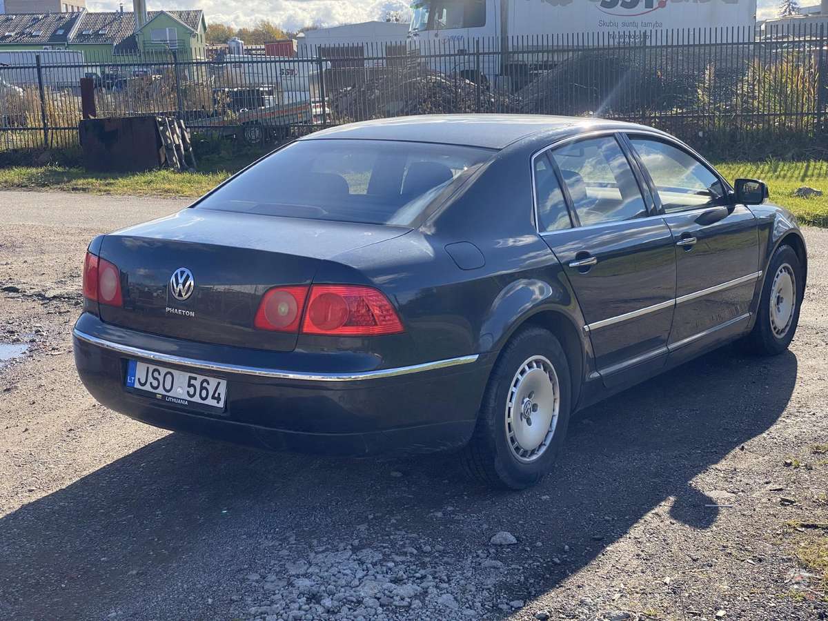 Volkswagen Phaeton for parts