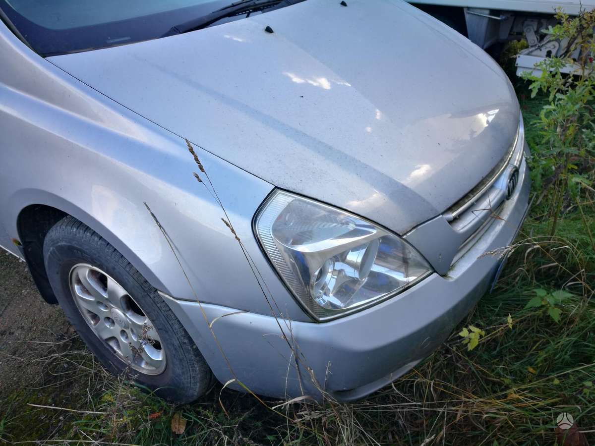 Kia Carnival по частям