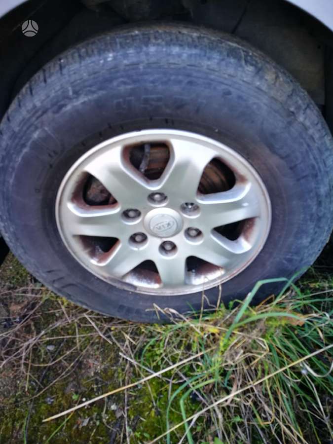 Kia Carnival по частям