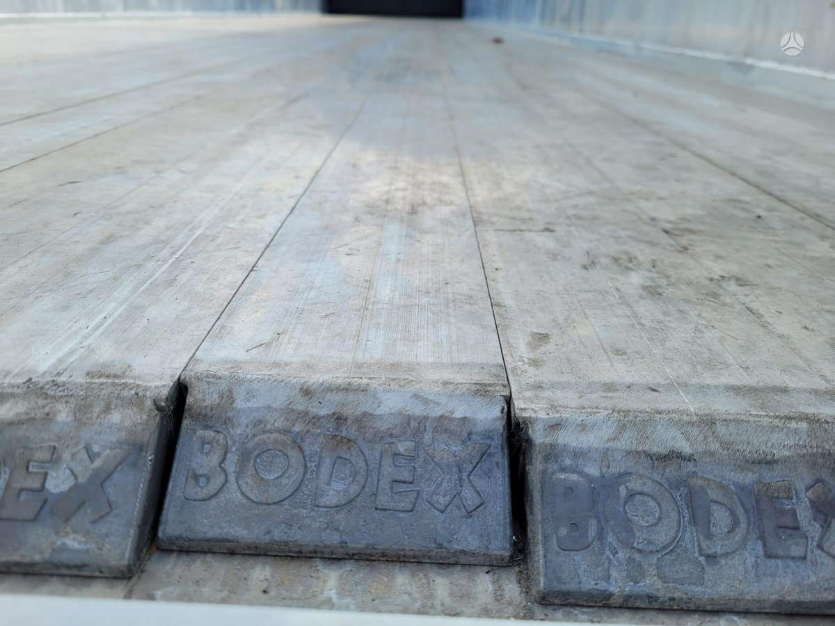 Bodex KIS, ar slīdošo grīdu