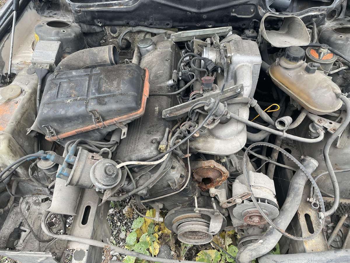 BMW 528 dalimis