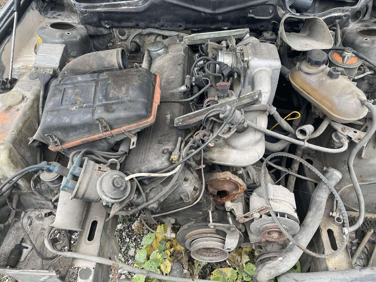 BMW 528 for parts