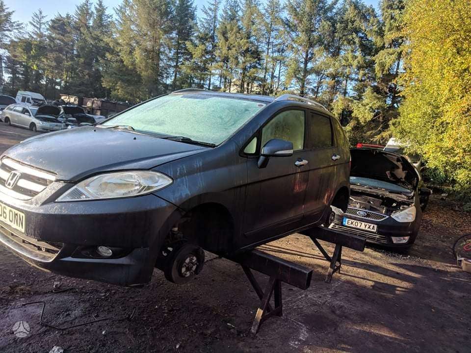 Honda FR-V kėbulo dalys