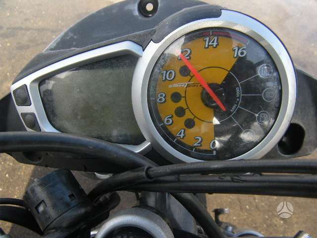 Triumph Street Triple, street / classic