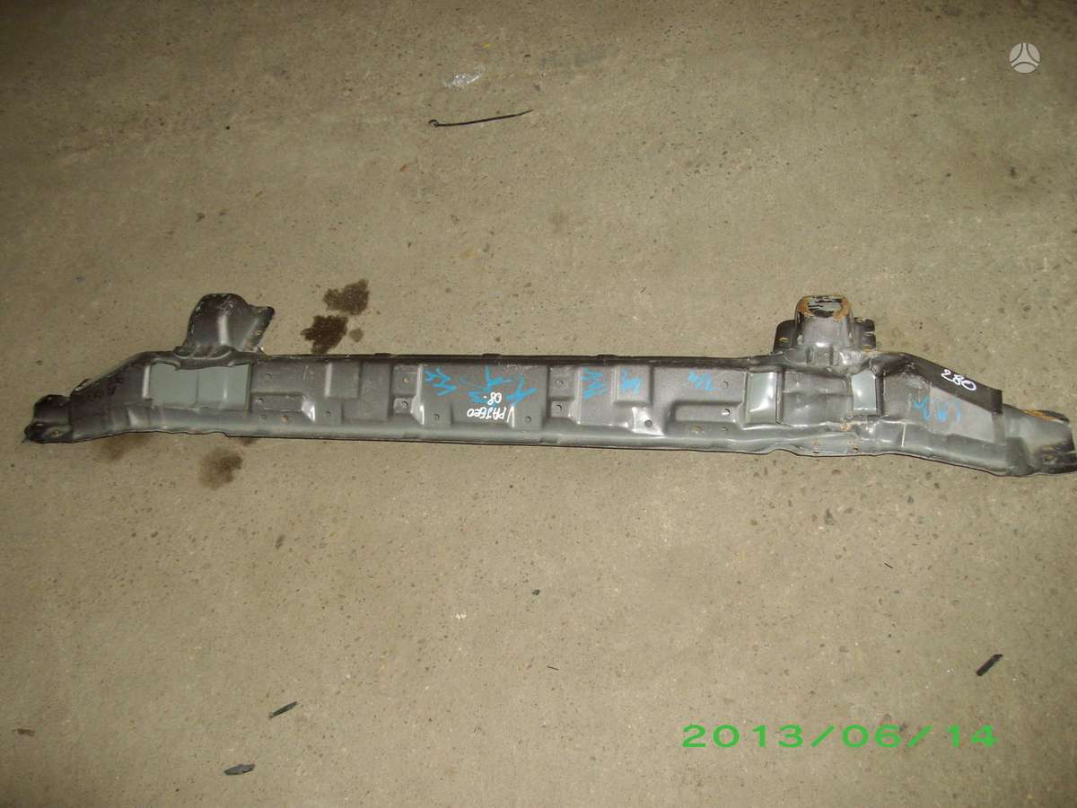 Mitsubishi Pajero крылья