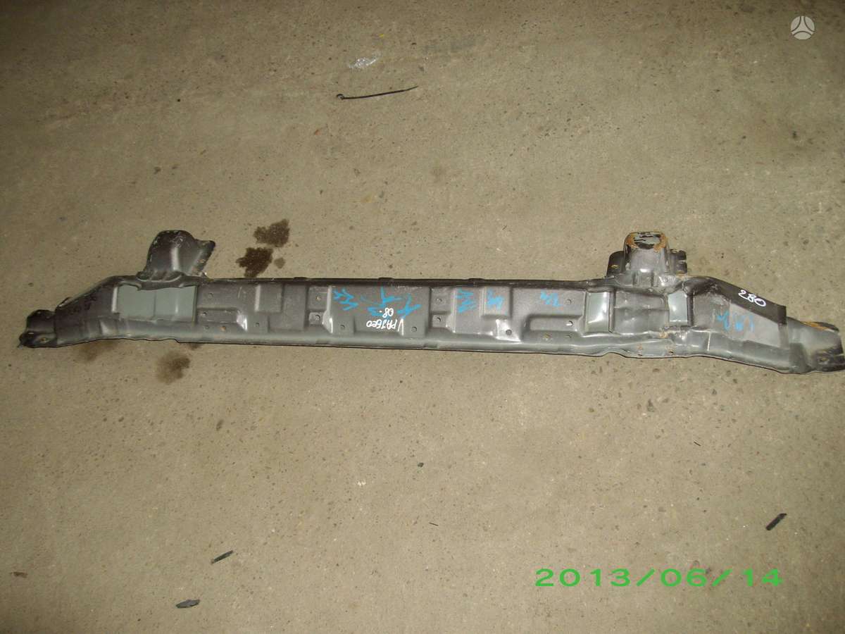 Mitsubishi Pajero sparnai