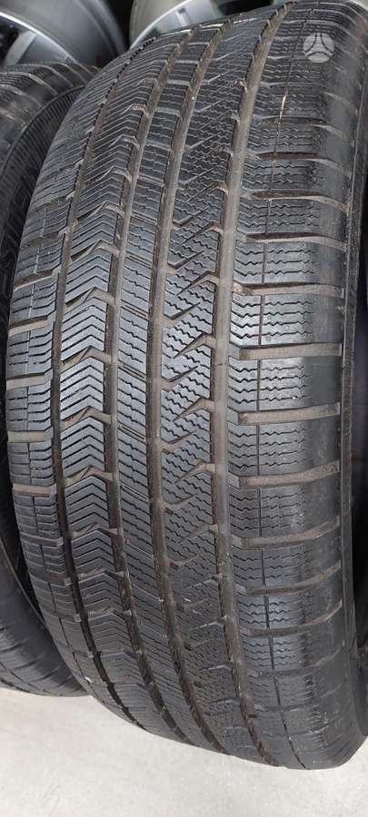 Vredestein, žieminės 235/55 R18