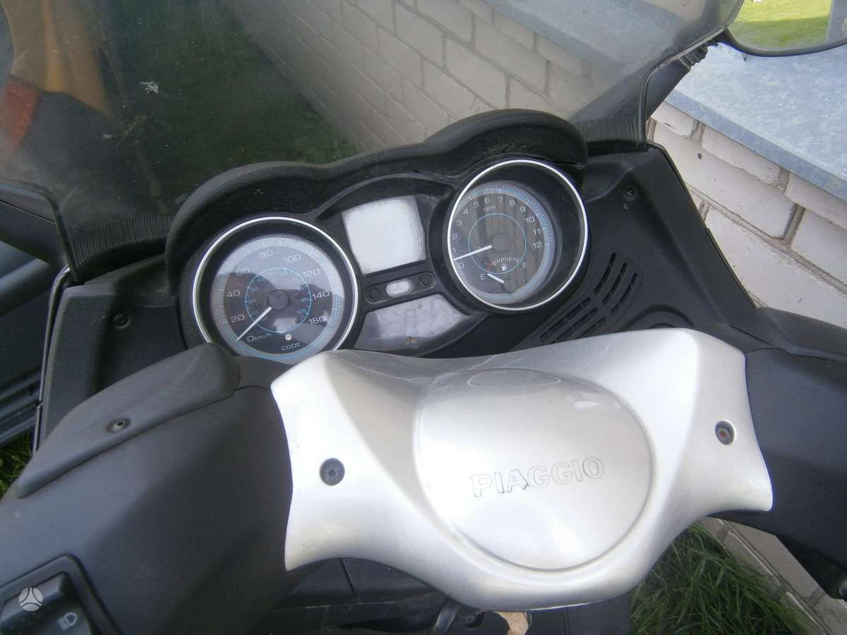 Piaggio X8, мотороллеры / мопеды