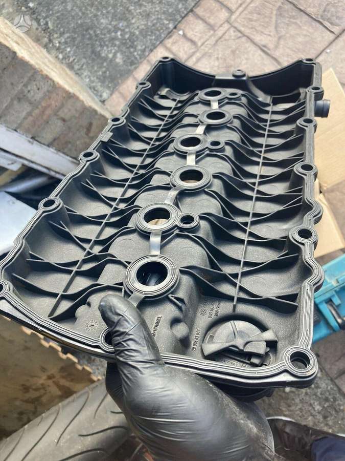 Porsche Cayenne engine parts