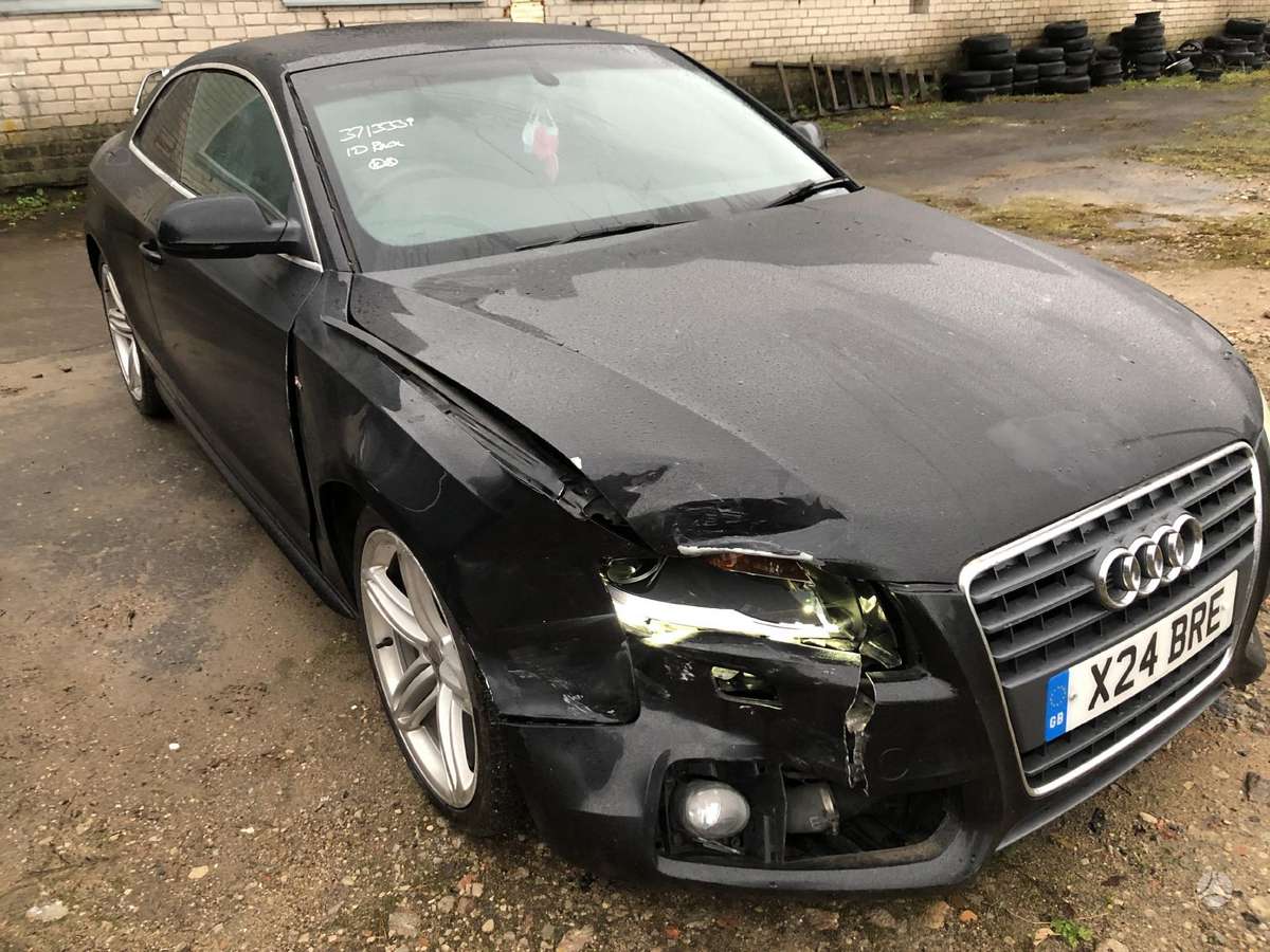 Audi A5 dalimis. S line