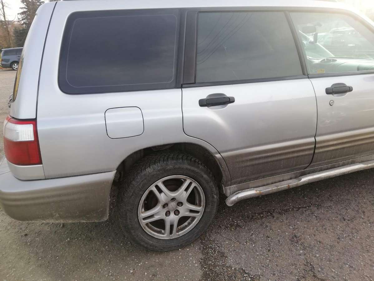 Subaru Forester, 2.0 l., off-road / crossover
