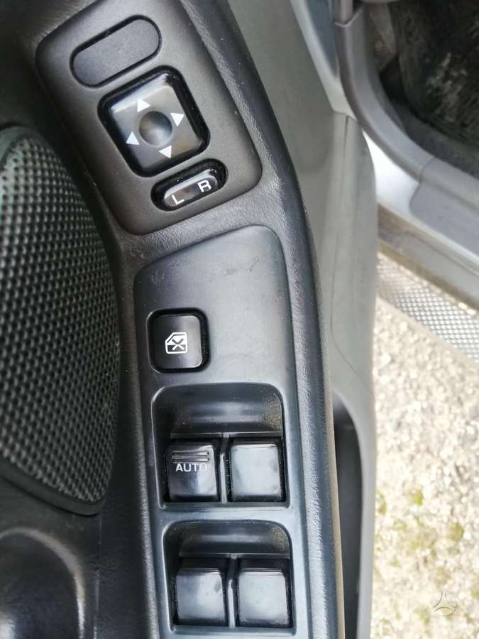 Subaru Forester, 2.0 l., off-road / crossover