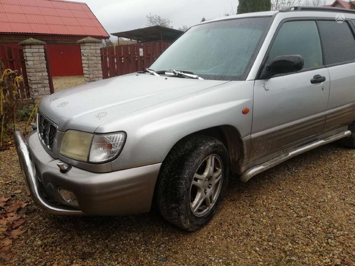 Subaru Forester, 2.0 l., off-road / crossover