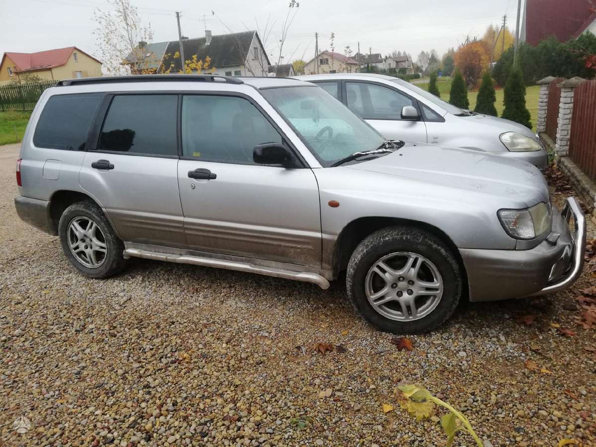 Subaru Forester, 2.0 l., off-road / crossover