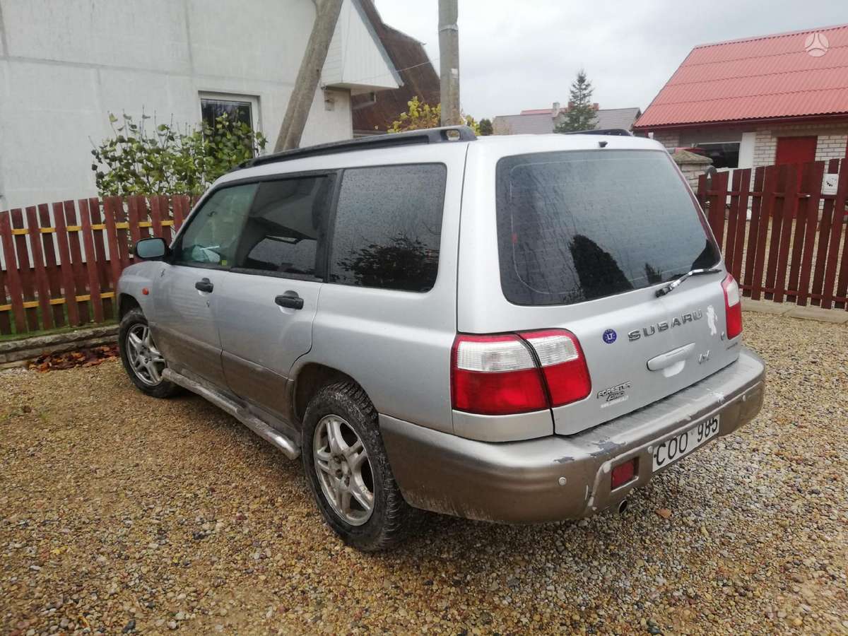 Subaru Forester, 2.0 l., off-road / crossover