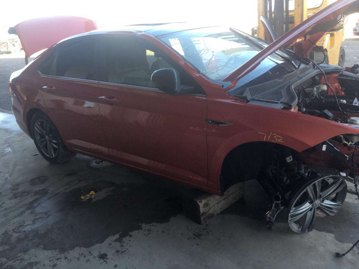 Volkswagen Jetta dalimis