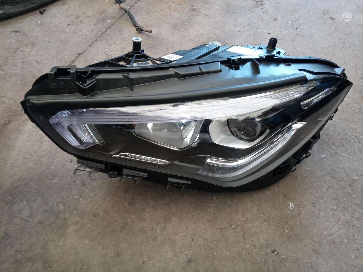 Mercedes-Benz CLA klasė lights