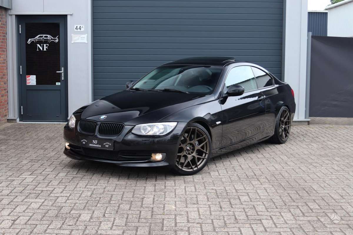 BMW 320 dalimis. E92 dalys 475 saphire black spalva