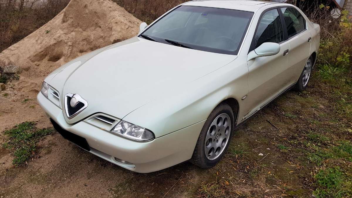 Alfa Romeo 166