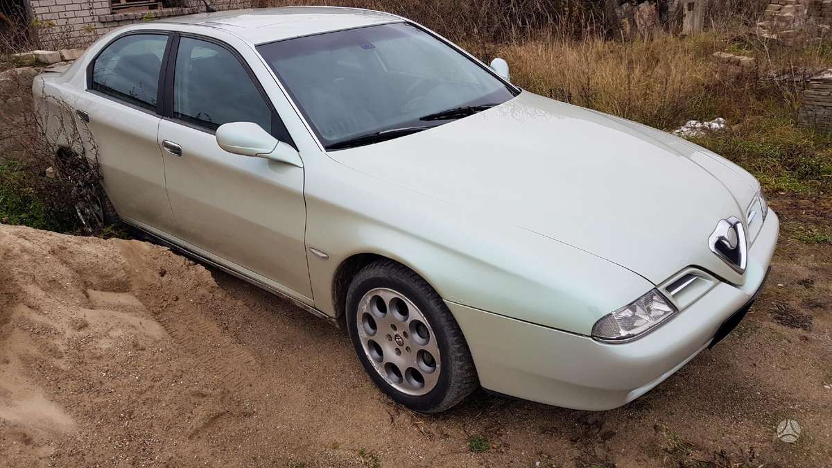 Alfa Romeo 166