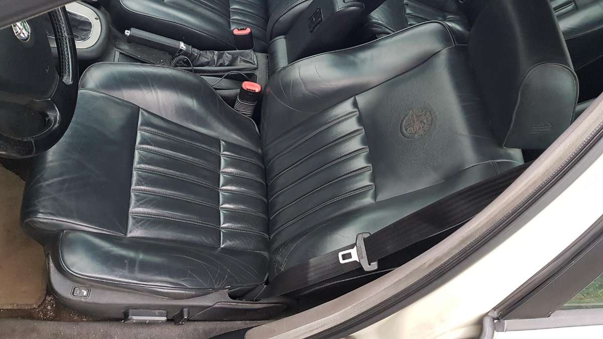 Alfa Romeo 166