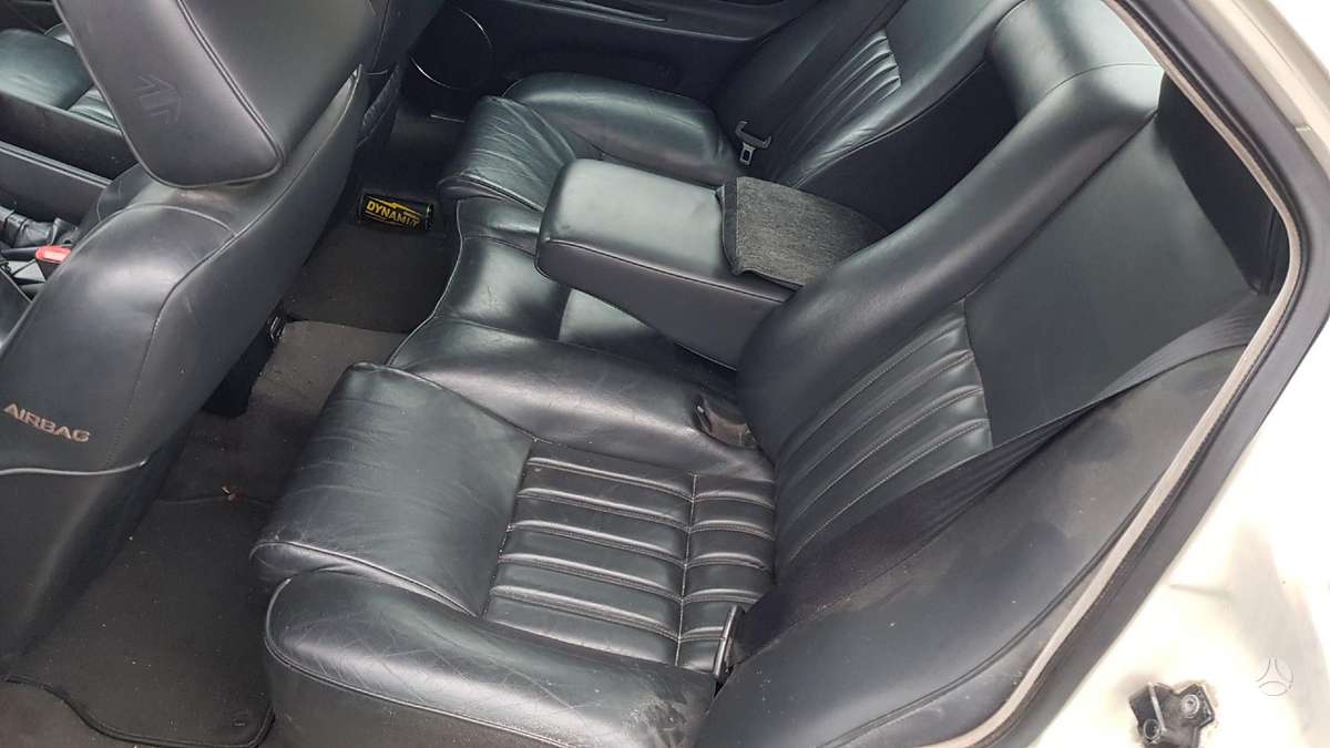 Alfa Romeo 166