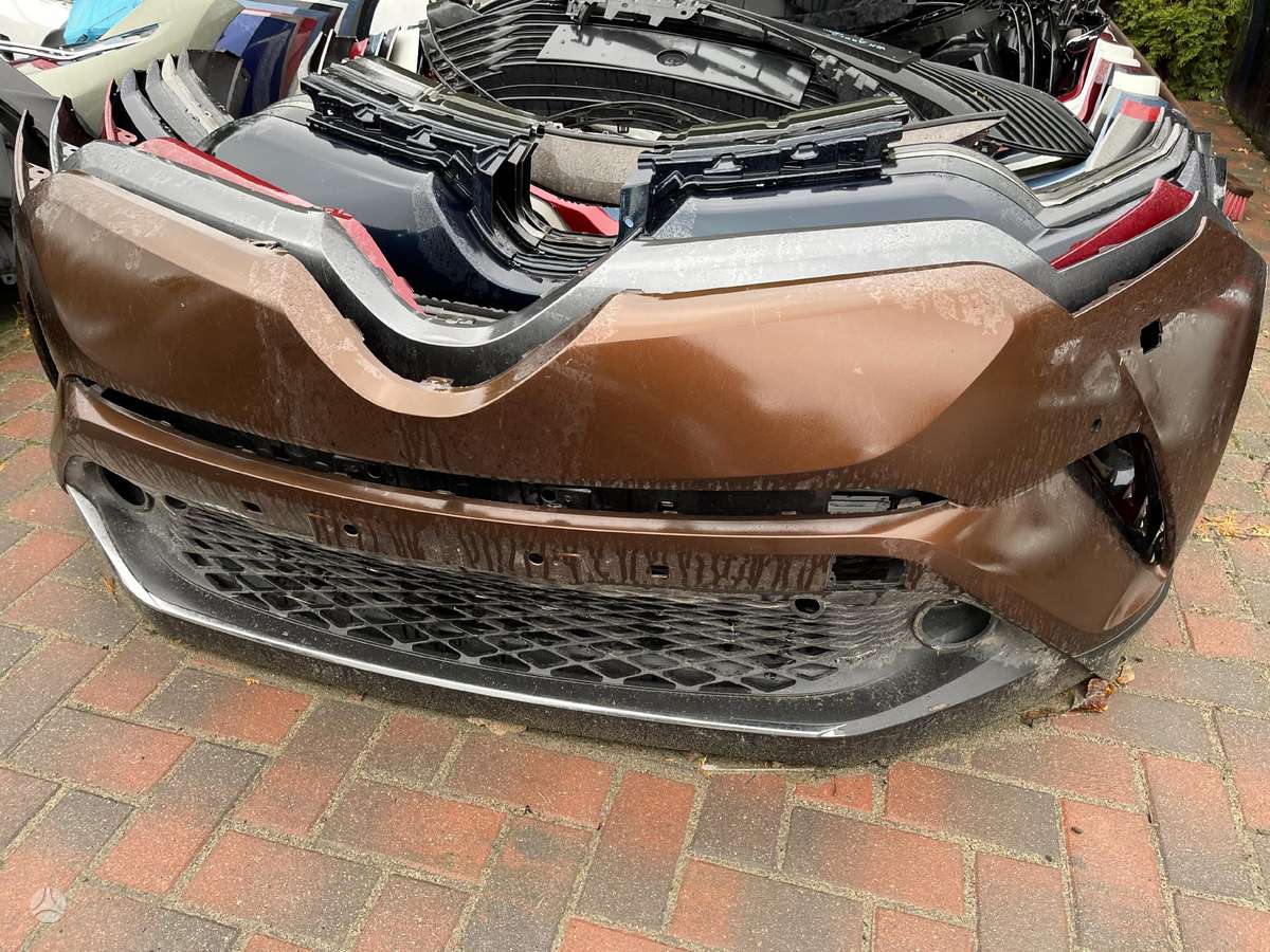 Toyota C-HR Turim daugiau daliu