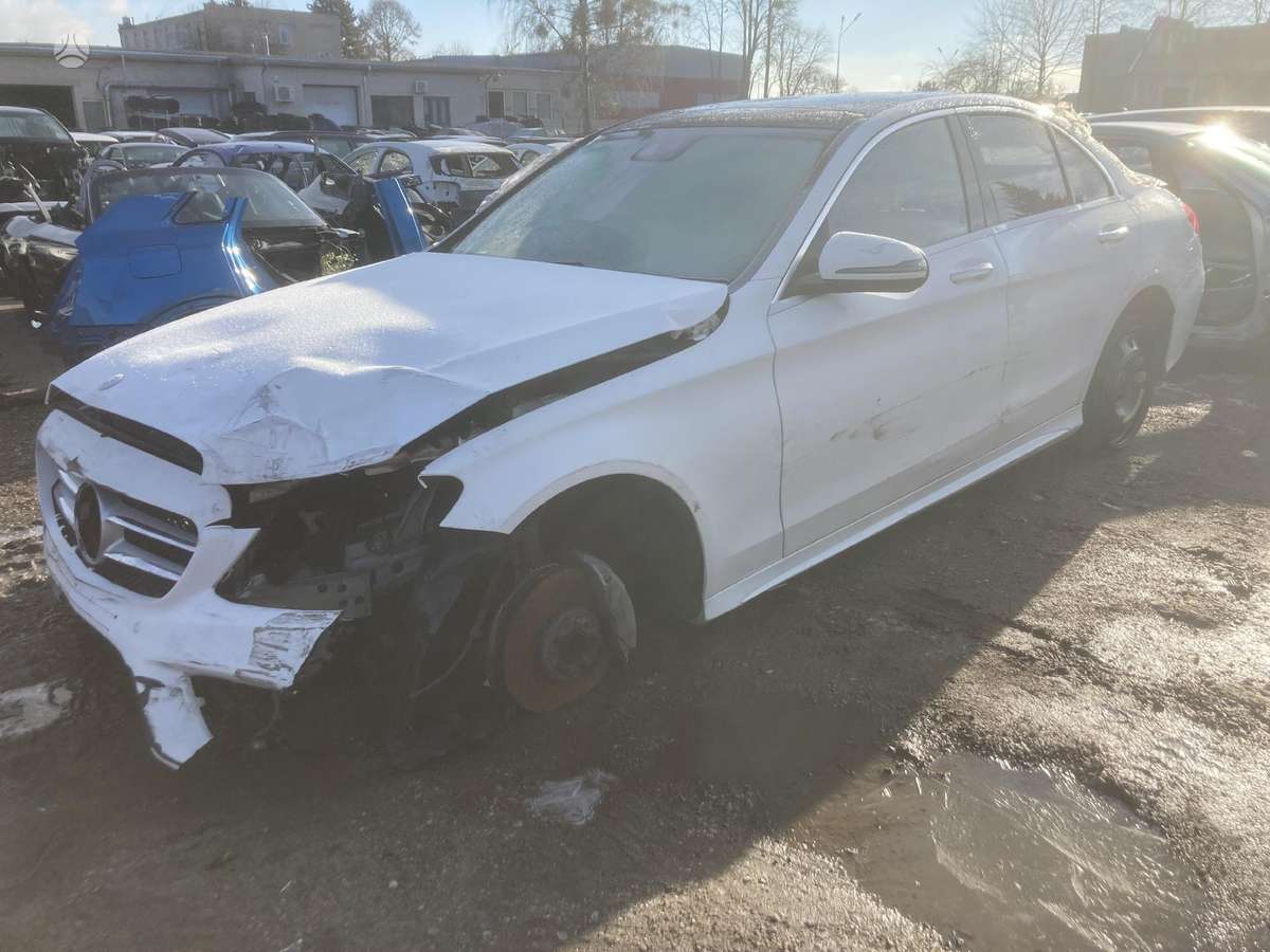 Mercedes-Benz C klasė dalimis