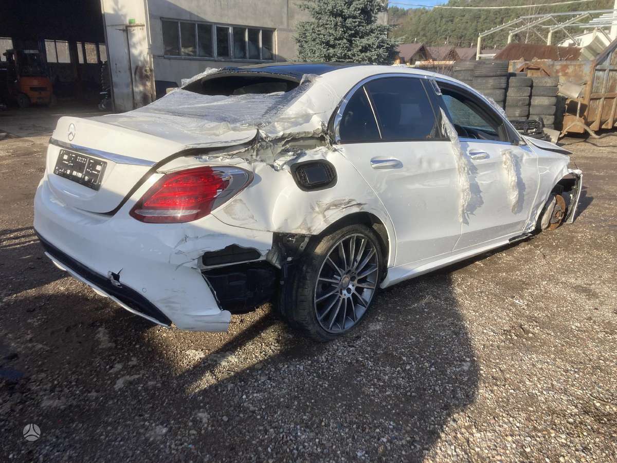 Mercedes-Benz C klasė dalimis