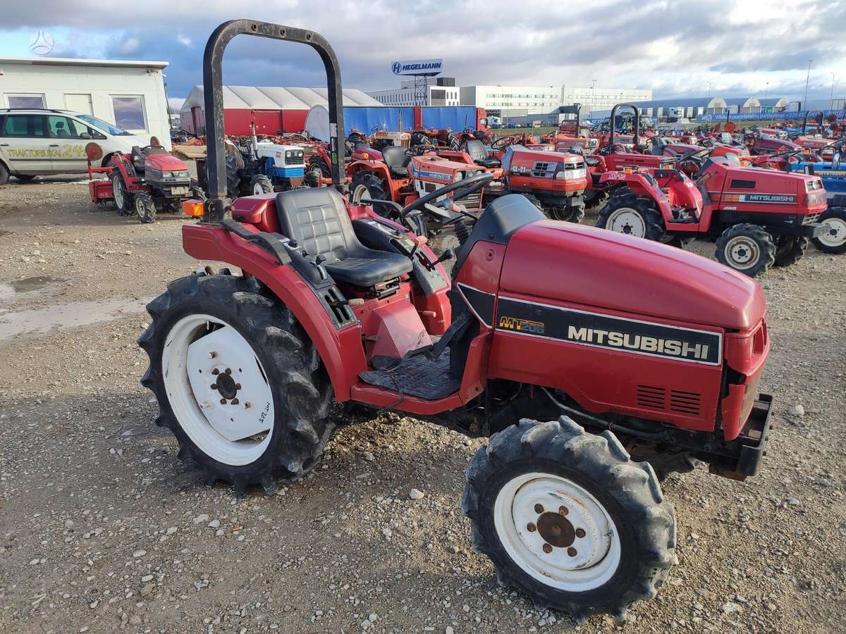 Hinomoto VISI MODELIAI, tractors