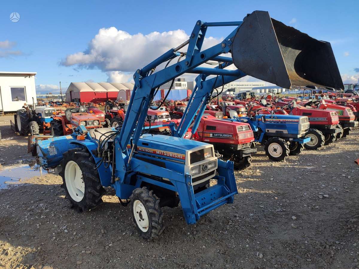 Kubota VISI MODELIAI, tractors