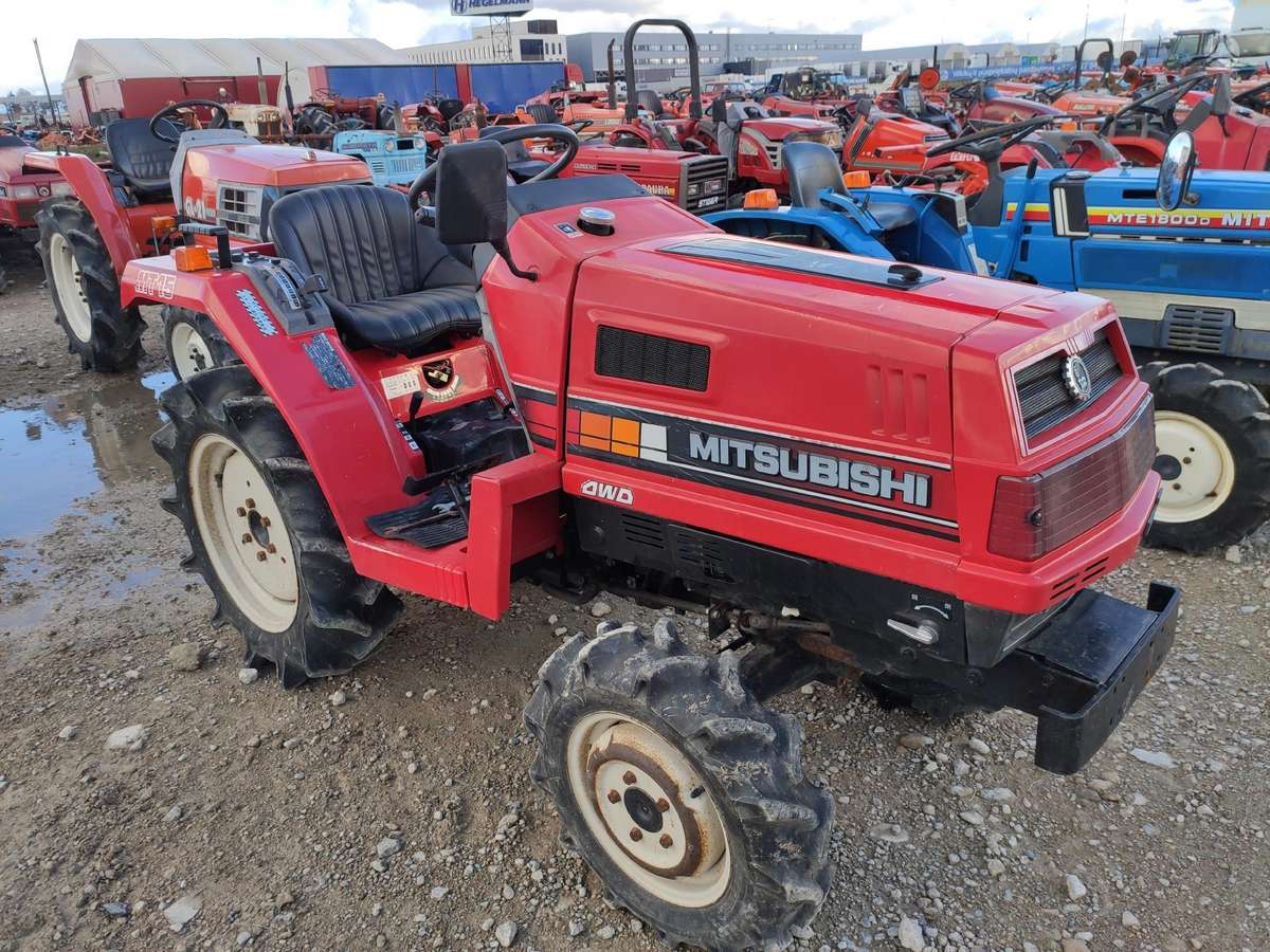 Kubota VISI MODELIAI, tractors