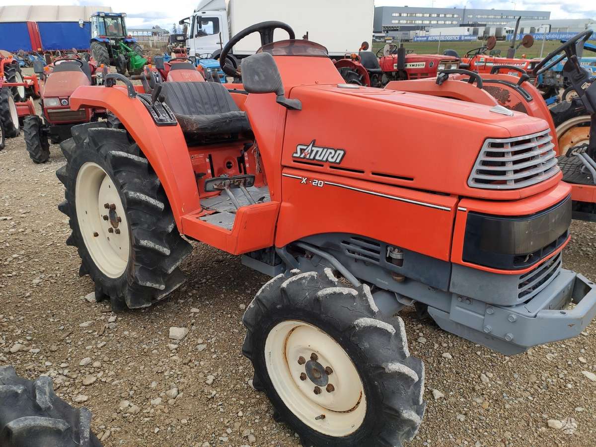 Kubota VISI MODELIAI, тракторы