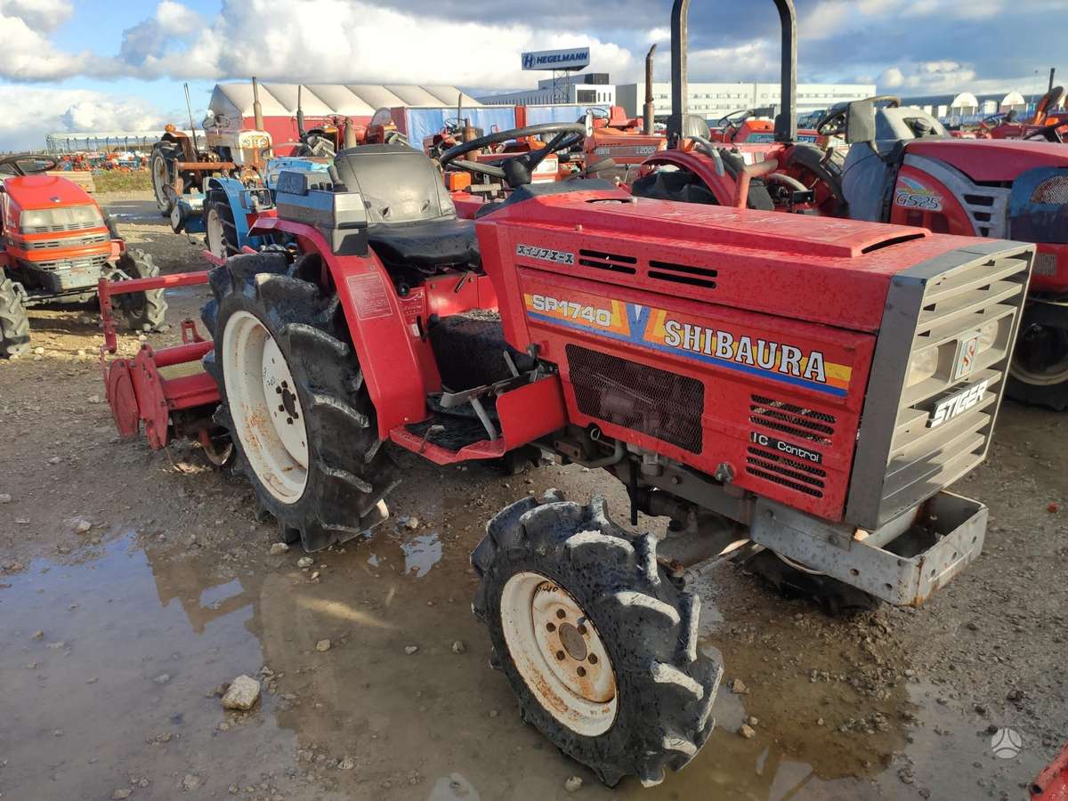 Kubota VISI MODELIAI, traktoriai