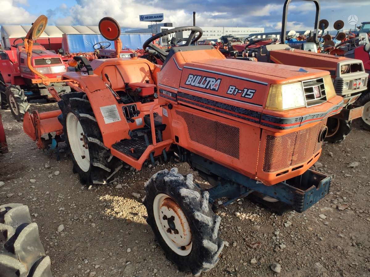 Kubota VISI MODELIAI, tractors
