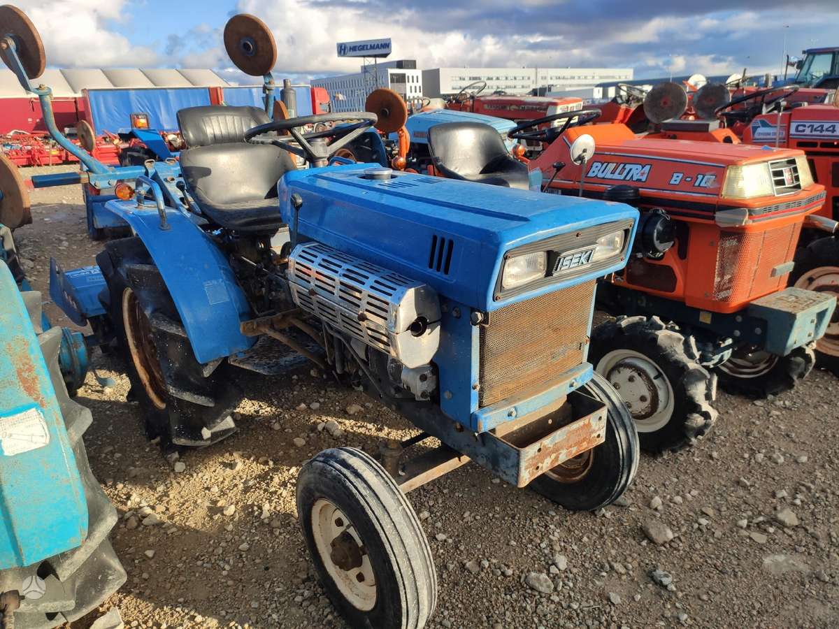 Kubota VISI MODELIAI, tractors