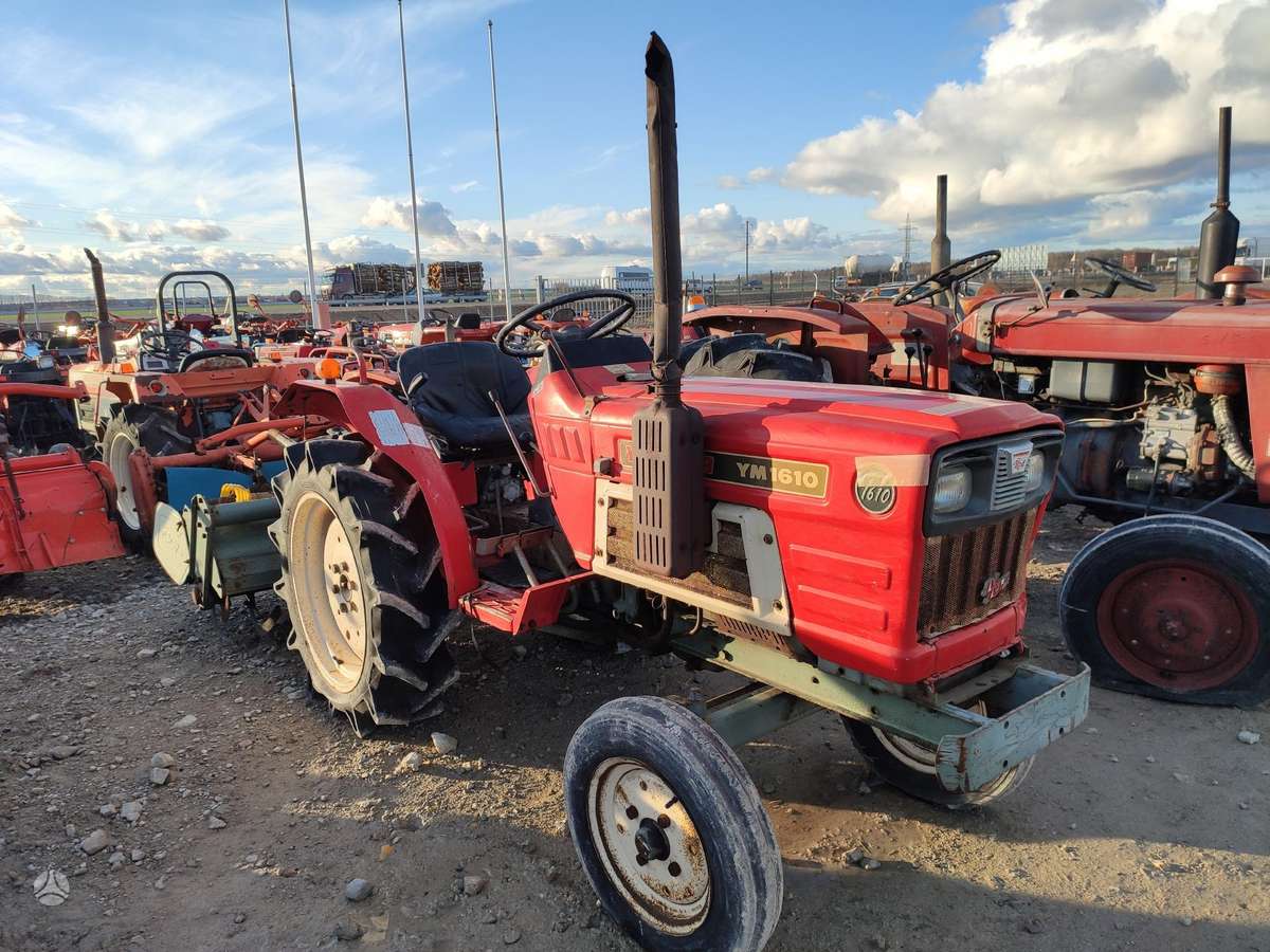 Kubota VISI MODELIAI, tractors