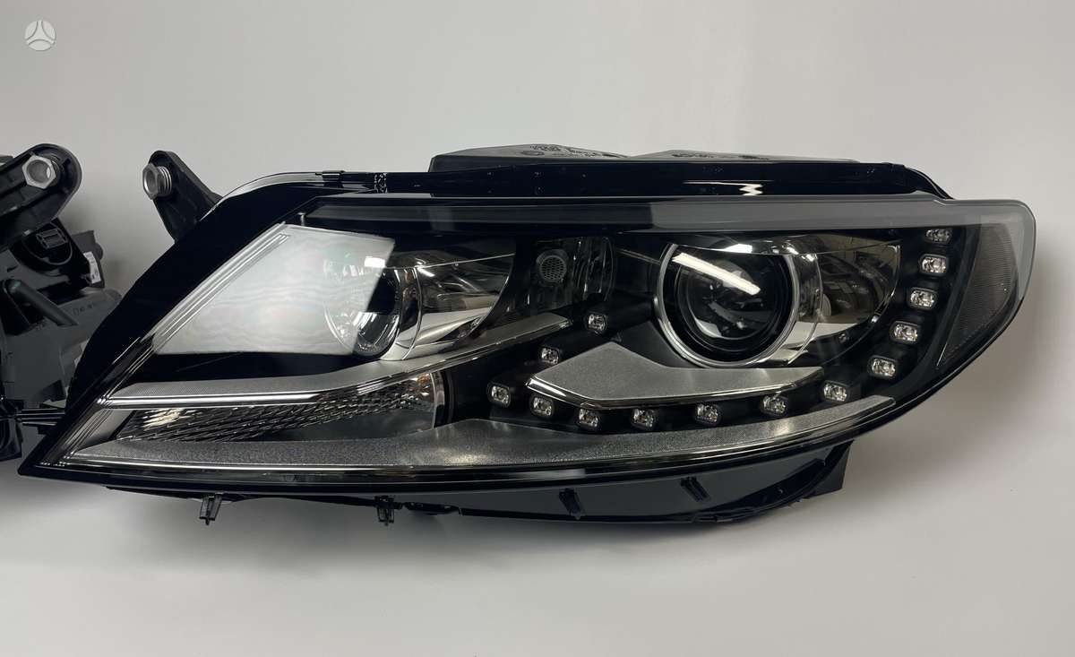 Volkswagen Passat CC lights