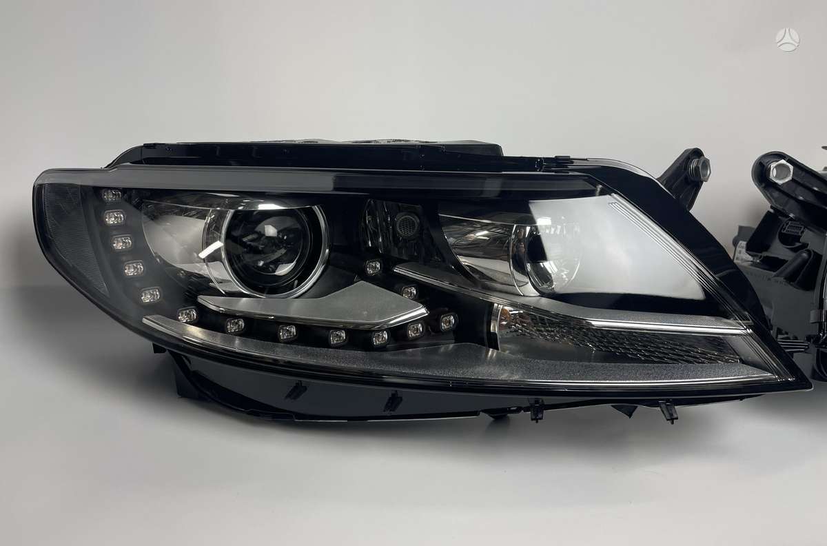 Volkswagen Passat CC lights