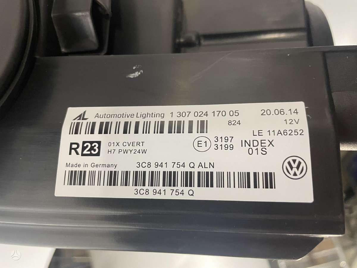 Volkswagen Passat CC lights