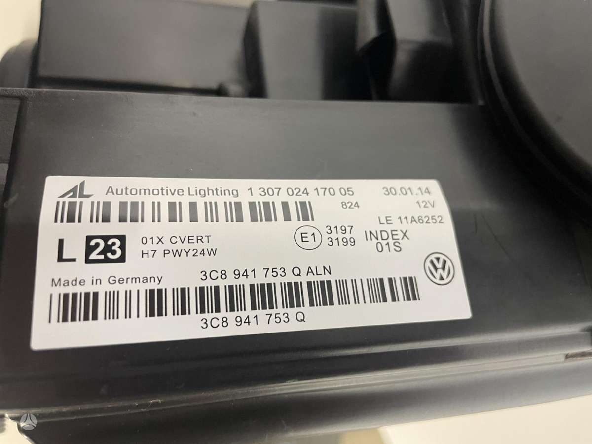 Volkswagen Passat CC lights