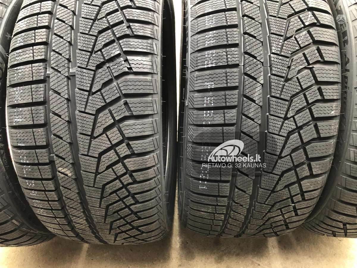 Sailun Ice Blazer Alpine EVO1, winter 255/40 R19