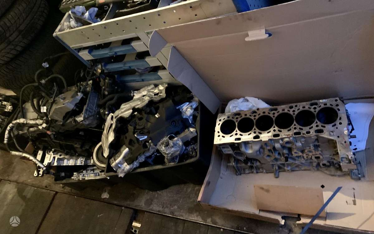 BMW 530, B57D30, variklio detalės