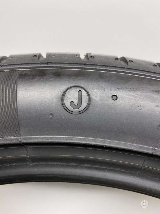 Pirelli P-Zero J 2023m, летние 245/40 R19