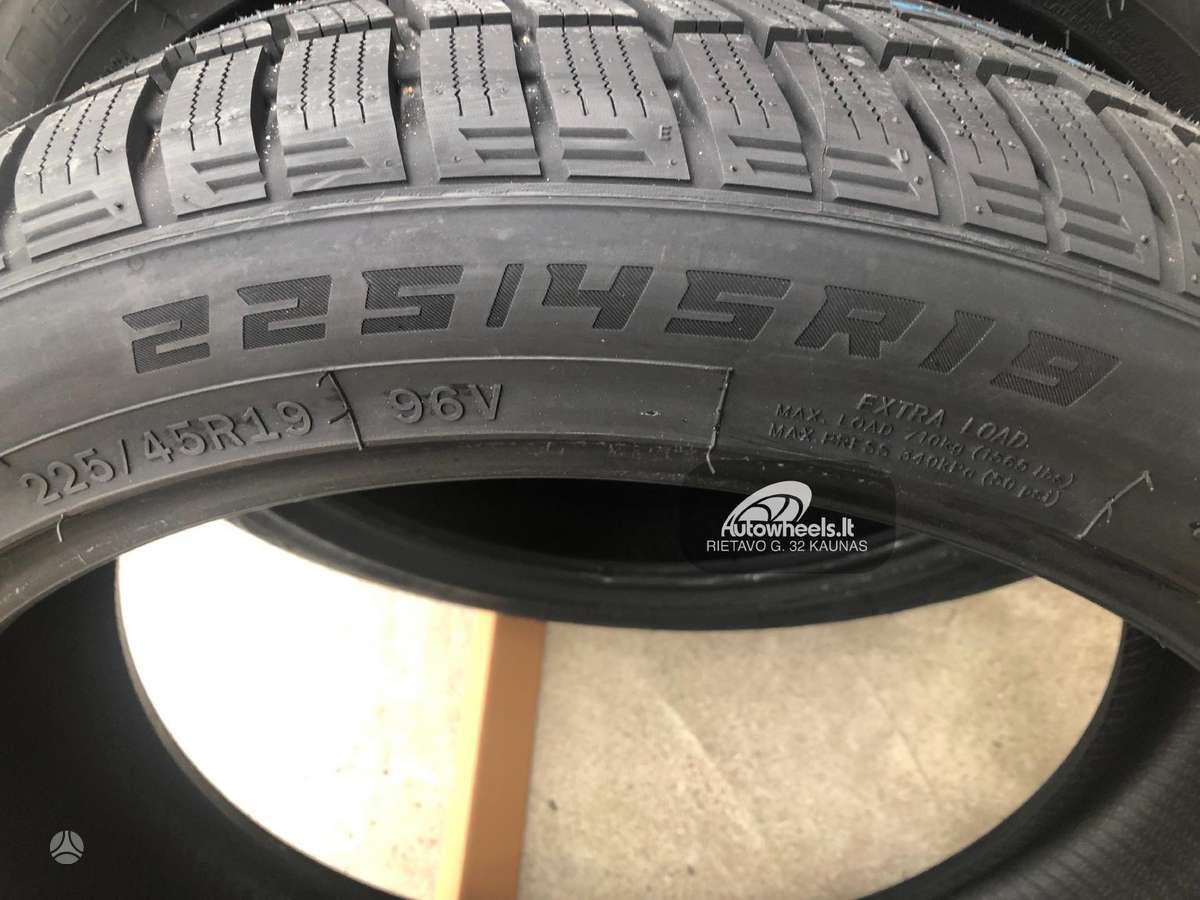 Windforce Snow Blazer UHP, winter 225/45 R19
