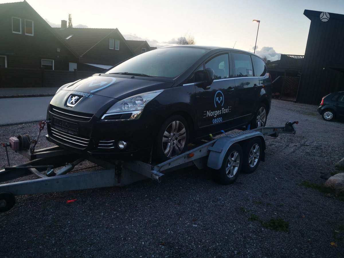 Peugeot 5008 for parts