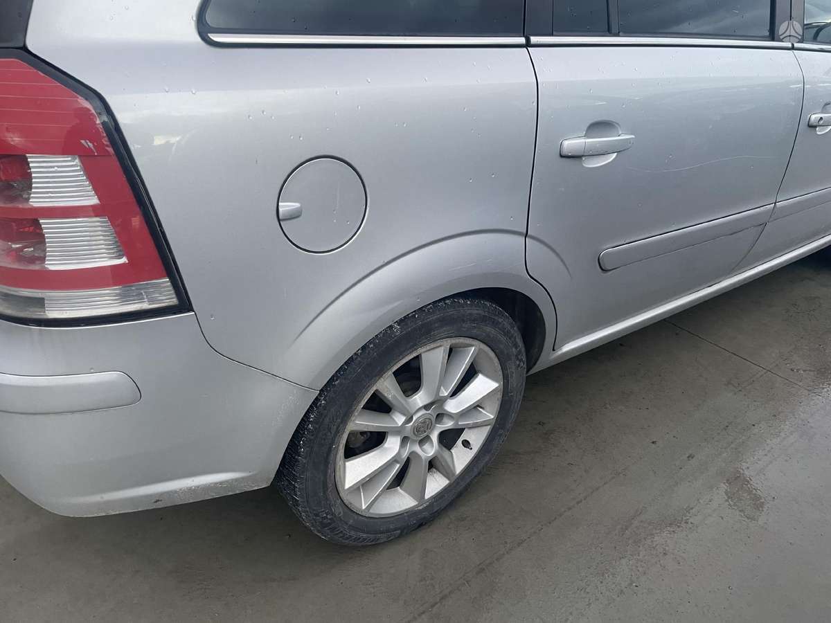 Opel Zafira по частям