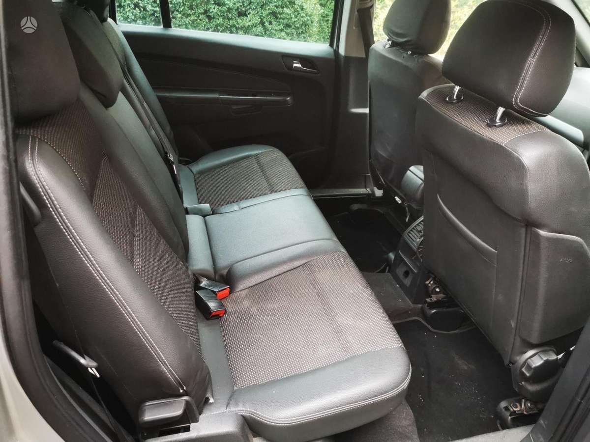 Opel Zafira for parts